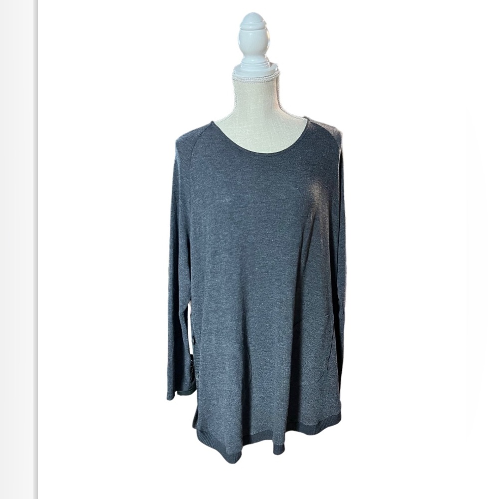 New! ‎ Coco + Carmen oversized sweater.